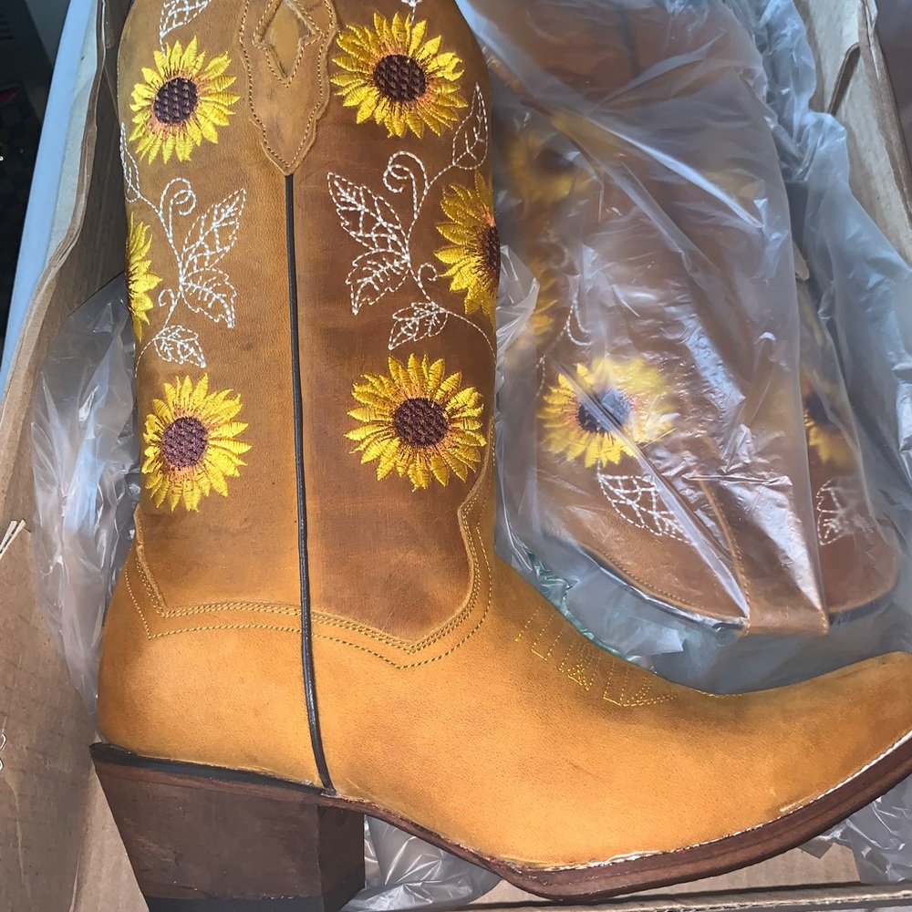 Sunflower cowboy boots